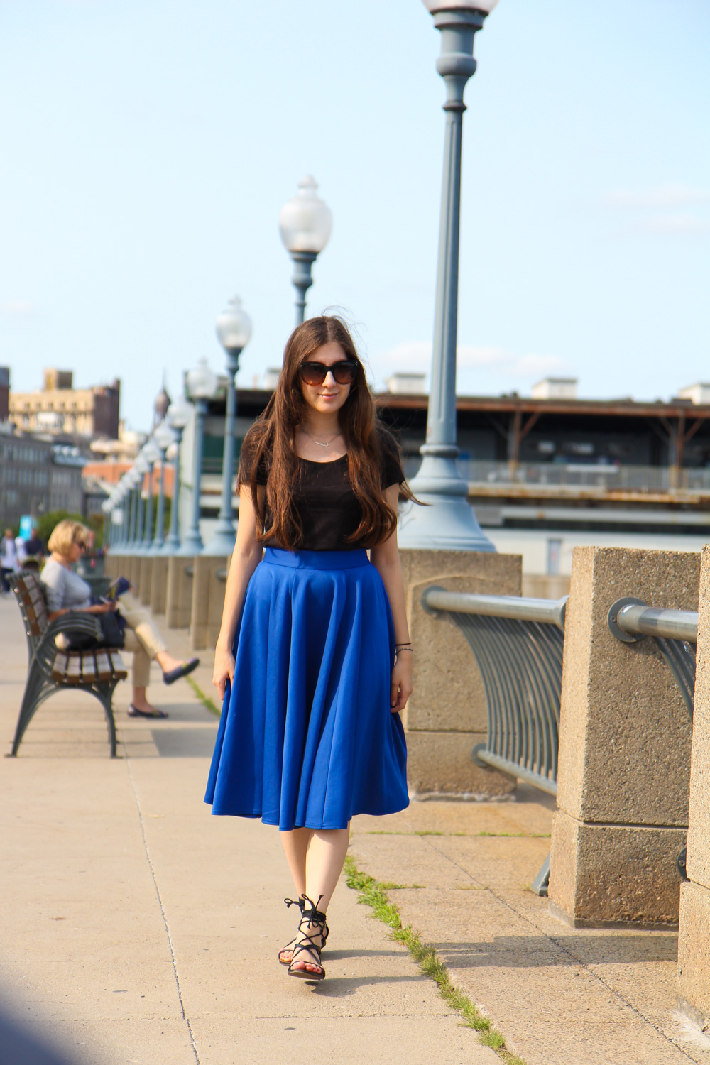 outfit, blue, midi, skirt, lace up, sandals, montreal, how to style, wie trägt man midi röcke, harbour